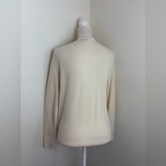Quince Women's Elegant Cashmere Cream Crew Neck Sweater Size Medium - Picture 4 of 9